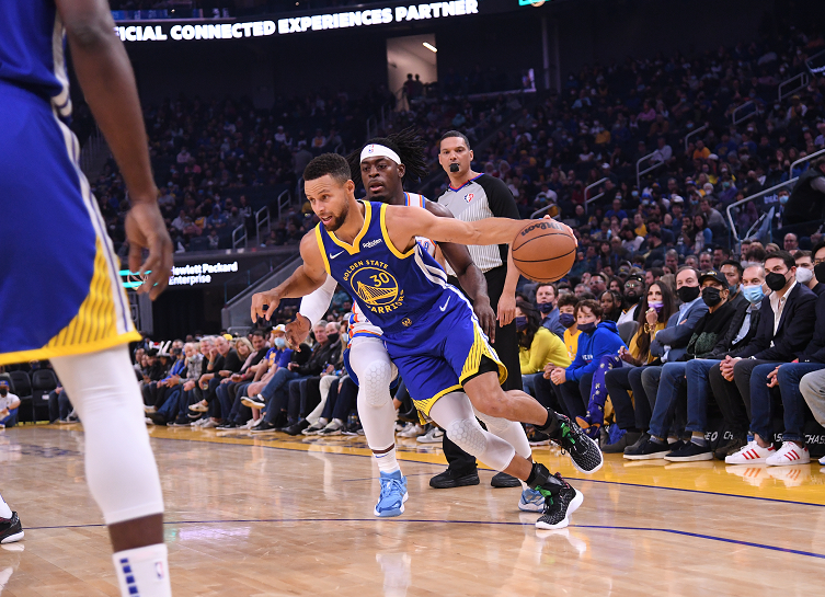  库里单节21分引爆全场勇士轻取鹈鹕