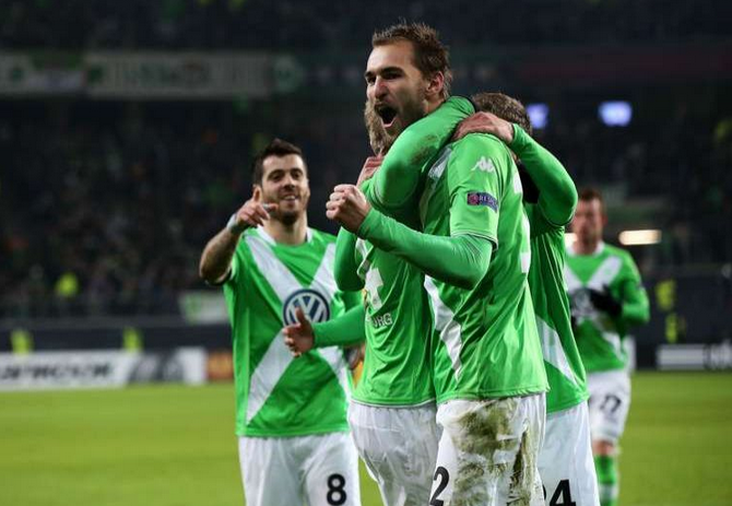  洛里昂定位球战术显神威，头槌破门击败斯特拉斯堡