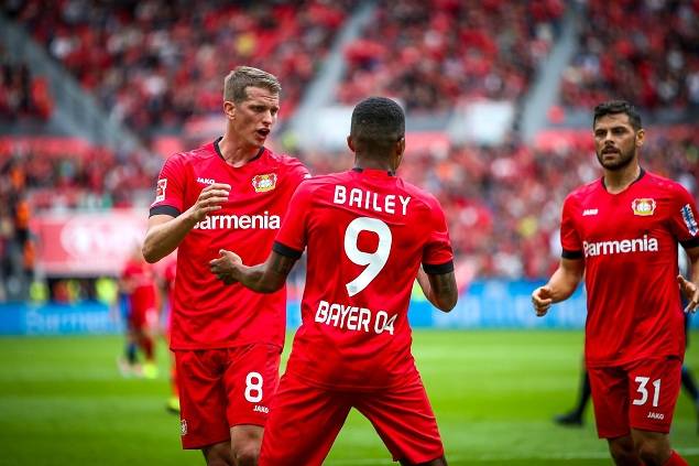  谢菲联定位球制胜，闷平狼队收获宝贵一分